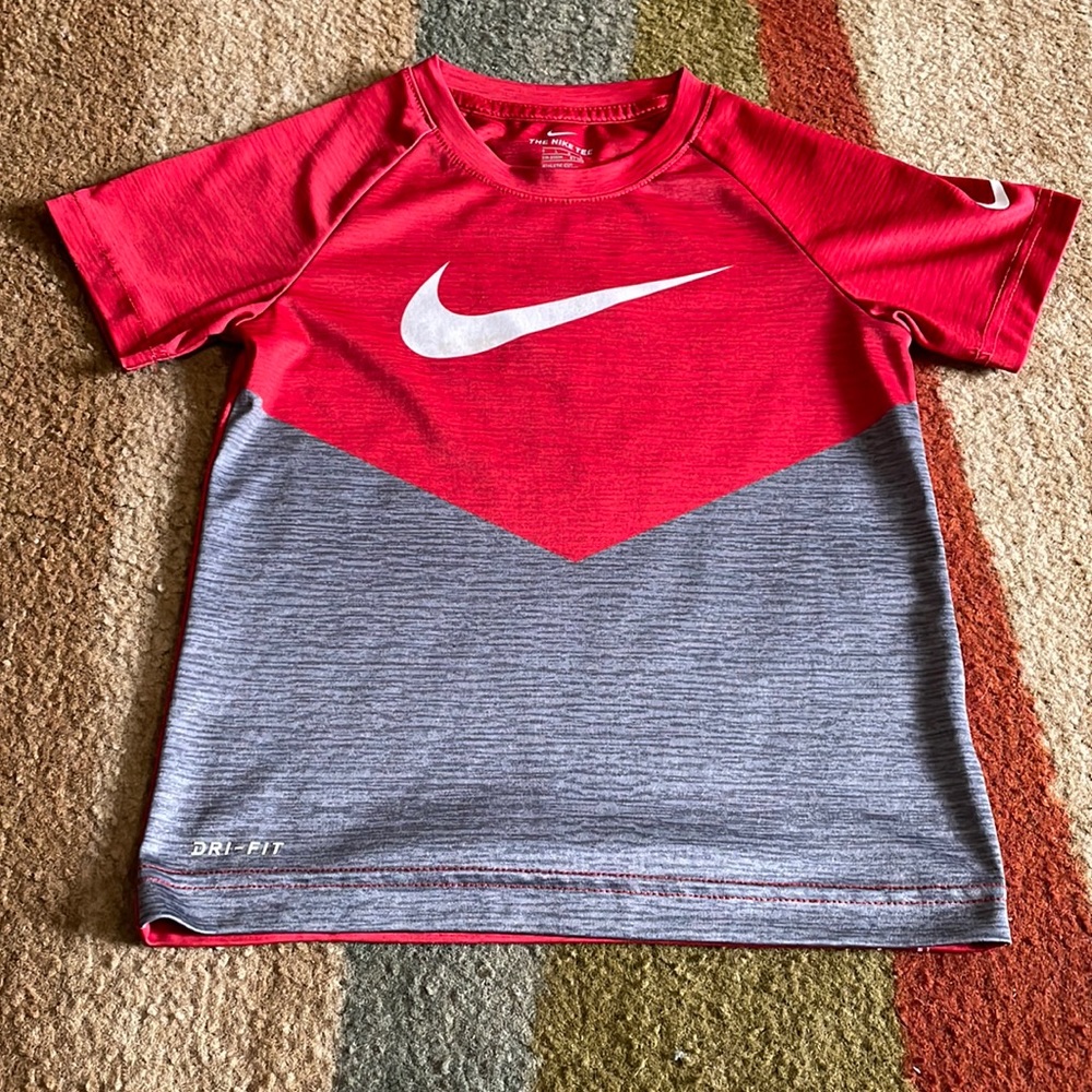 Boys Nike t-shirt